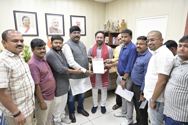 జర్నలిస్టులకు ఎయిమ్స్ లో ప్రత్యేక సదుపాయాలతో కూడిన ఉచిత వైద్యాన్ని అందుబాటులోకి తేవాలి